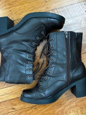 Vintage Y2K Brown Mudd Platform Lace Up Boots